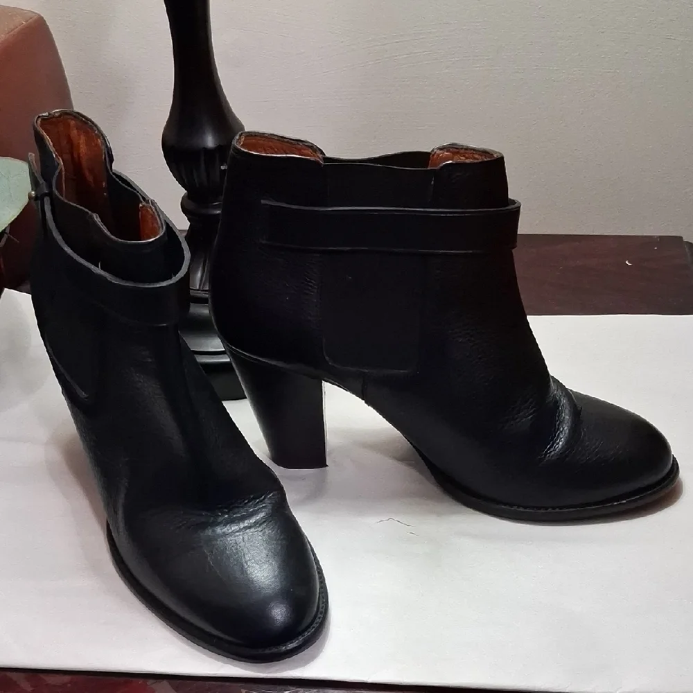 Madewell Black Leather Ankle Booties